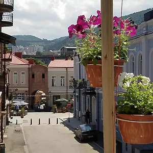 https://art-house.alltbilisihotels.com